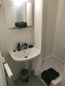 Roland apartment WestND