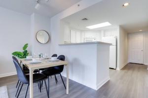Bright Apartment Walk to Ballston Metro