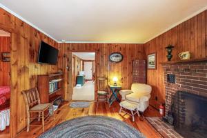 Boulder Pointe Cottage