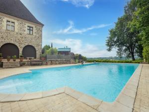 Maisons de vacances Vibrant Holiday Home in Sainte Trie with Private Pool : photos des chambres