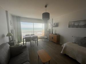 Studio 2* avec balcon face à la mer, ascenseur, proche plage et commerces, 2 pers. - FR-1-197-387