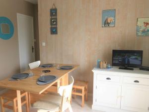 Appartement avec balcon, accès direct à la plage, garage privatif - FR-1-224-788