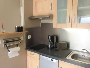 Appartement avec balcon, accès direct à la plage, garage privatif - FR-1-224-788