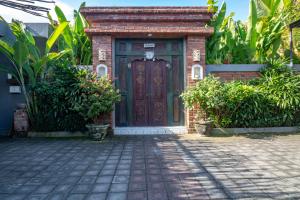 D-Anyar Stay and Surf Canggu