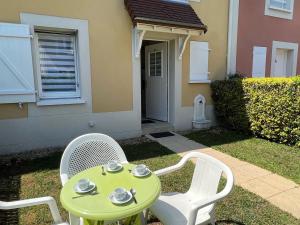 Appartements Appartement Dives-sur-Mer, 4 pieces, 6 personnes - FR-1-487-231 : photos des chambres