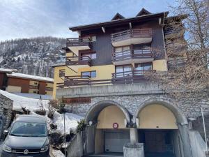 Appartement rénové, à 700m du centre et proche des pistes, avec balcon et WIFI - FR-1-567-92
