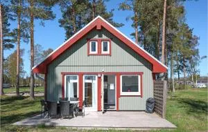 3 Bedroom Gorgeous Home In Löttorp - 维默比