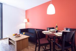 Inside Barcelona Apartments Sants