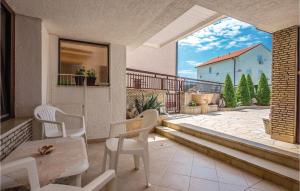 Cozy Apartment In Jadranovo 