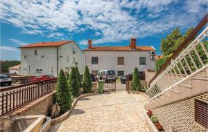 Cozy Apartment In Jadranovo 