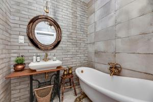 Mila Baltica Seaside, Sauna, Gym & Parking by Downtown Apartments