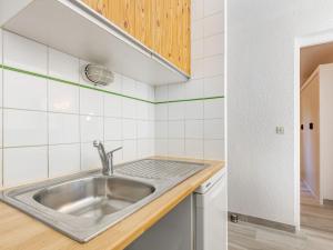 Apartment Les Maisons de lOcéan-7 by Interhome