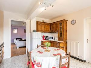 Maisons de vacances Holiday Home La Mesnieroise - MEB400 by Interhome : photos des chambres