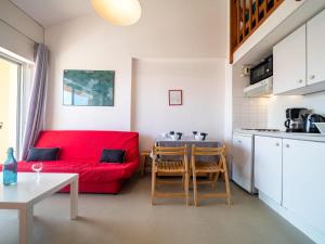 Apartment Les Flots Bleus by Interhome