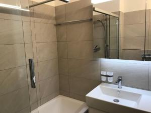 Apartment Residenza Miralago Apt- C25 by Interhome