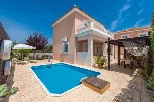 Lorenzo Villas with Private Pool, 200m from the beach, by ZanteWize - Lithakia