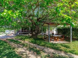 Apartment Vesela-3 by Interhome