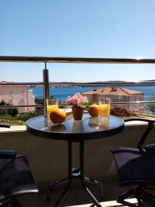 Apartman Mikola with sea view 