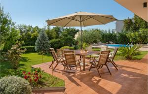 Stunning Home In Jadranovo With 3 Bedrooms, Wifi And Outdoor Swimming Pool