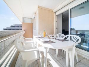 Appartements Apartment Copacabana-21 by Interhome : photos des chambres