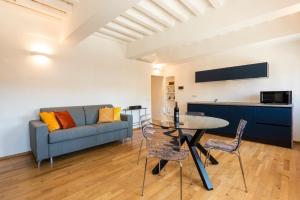 Santa Croce Palace by Mmega