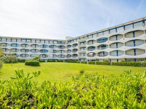 Apartment Les Terrasses de la Mer-13 by Interhome