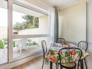 Apartment Les Océanides-4 by Interhome