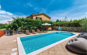 7 Bedroom Nice Home In Labin