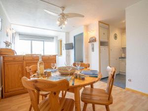 Apartment Terrasses de la Baronnie-4 by Interhome