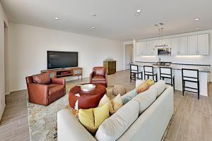 Murray Canyon Manor -31-Day Minimum Rental