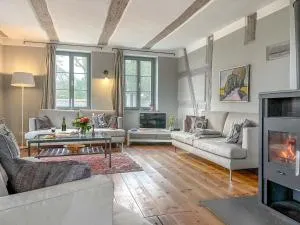 traumHaff Historischer Kahnschifferhof mit Kamin, liebevoll restauriert - Беллин