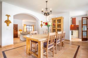 Wonderful 5 Bed Villa With Private