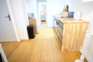 Appart'hotels City Affaire : Bayeux Omaha : Appartement avec Balcon