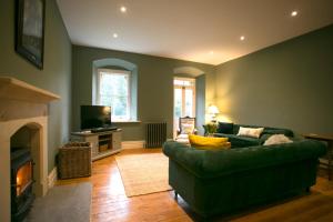 Wild Garlic Stays, Mumbles