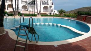 Relax, piscina, playa y barbacoa!