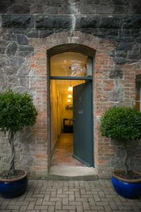 Wild Garlic Stays, Mumbles