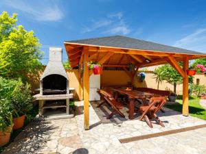 Holiday Home Szabo by Interhome