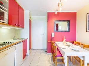 Apartment Le Village - E1 214 by Interhome