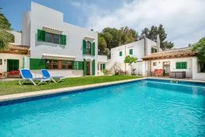 Wonderful 5 Bed Villa With Private - Cala D'or