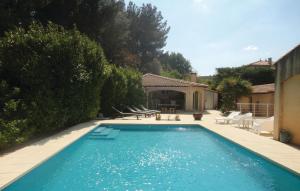 Maisons de vacances Nice Home In Nebian With 2 Bedrooms, Wifi And Outdoor Swimming Pool : photos des chambres
