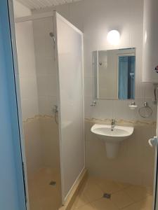 Silver Beach Byala - Студио Б89 първа линия с морска панорама с два басейна и осигурен паркинг