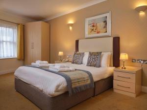 Budget Double Room room in Royal Beacon Hotel