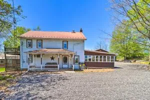 Lovely Mifflinburg Farmhouse - Multiple Decks - Shamokin Dam