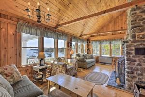 Charming Ocean-View Cottage By Cutler Harbor