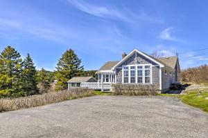 Charming Ocean-View Cottage By Cutler Harbor