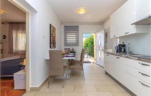 Awesome Apartment In Jadranovo With Wifi 