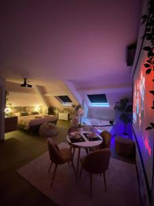 Capsule color deluxe Balnéo I écran home cinéma I console de jeux