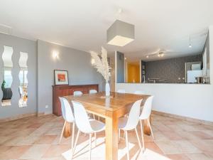 Villas Charming Villa Near Les Vans : photos des chambres