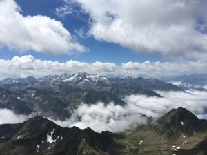 Top Floor Apartment with Mountain Views in the centre of Argeles Gazost