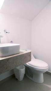 Casa con amplia terraza y vista a la alberca!